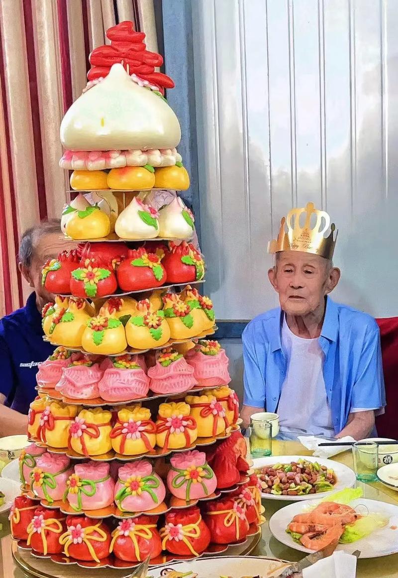 寿宴上遭恶意纠缠摆拍 百岁院士维权