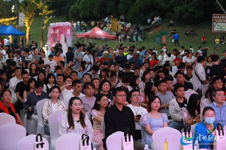 湘超联赛变身大型相亲现场