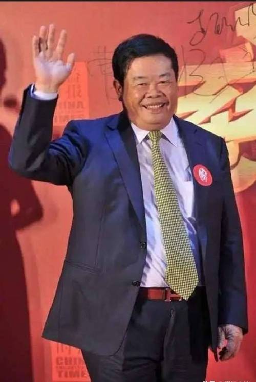 “玻璃大王”曹德旺卸任 交棒长子