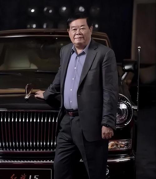 “玻璃大王”曹德旺卸任 交棒长子