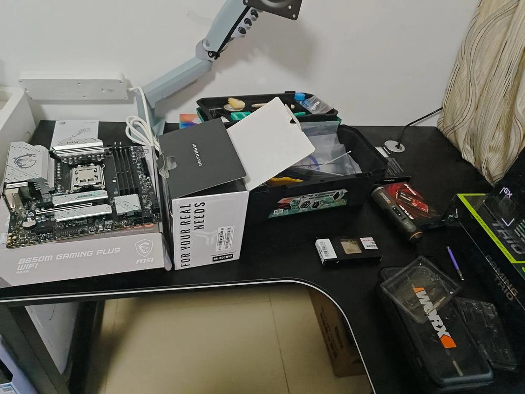 组装电脑桌面如何做