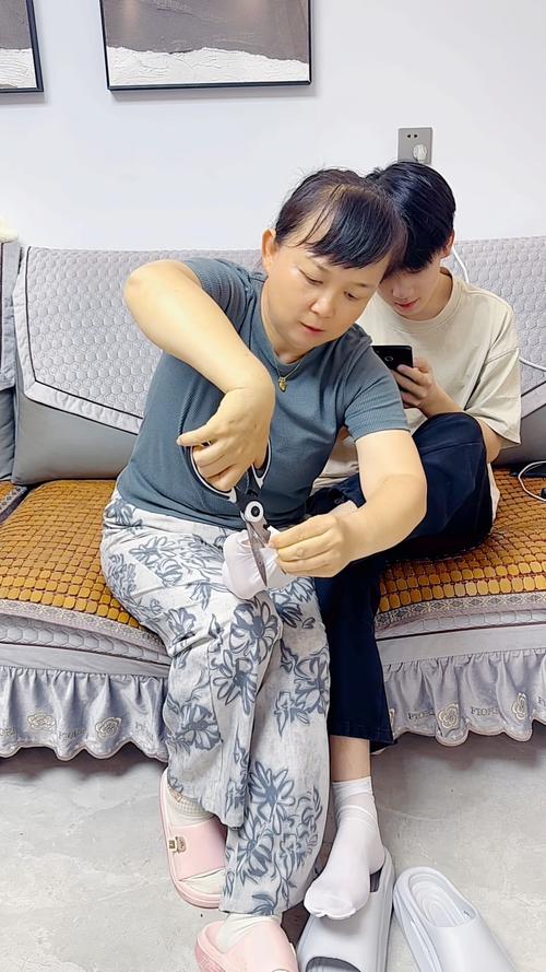 哈尔滨正式供热 居民：在家穿短袖
