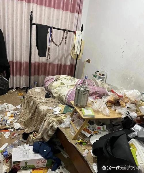 男子租房三年房间变垃圾堆