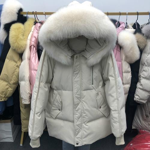 女装店主不建议买300元以下羽绒服