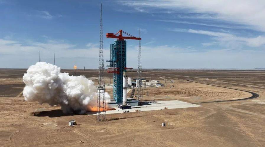 中国氢氧火箭发动机试车成功