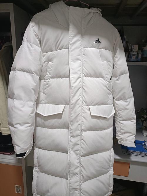 阿迪达斯羽绒服竟是雪中飞代工的
