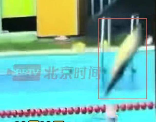 男子浅水区跳水身亡 游泳馆回应