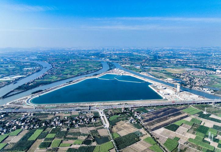 大湾区6000吨“巨龙”现毫米级合体
