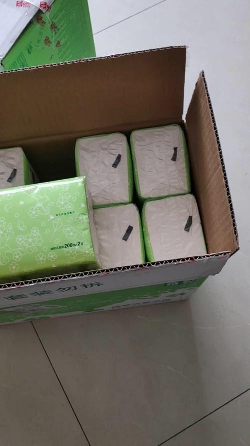 未开封的清风抽纸有活虫?客服回应
