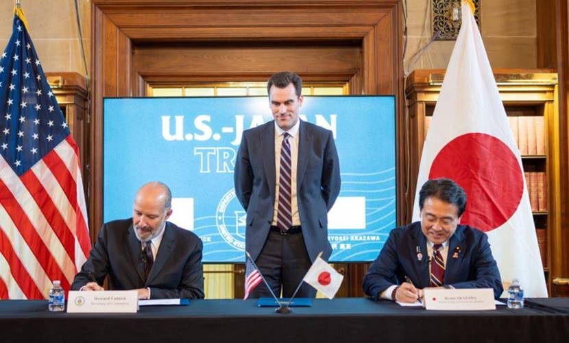 日本天皇用英语说很高兴见到特朗普