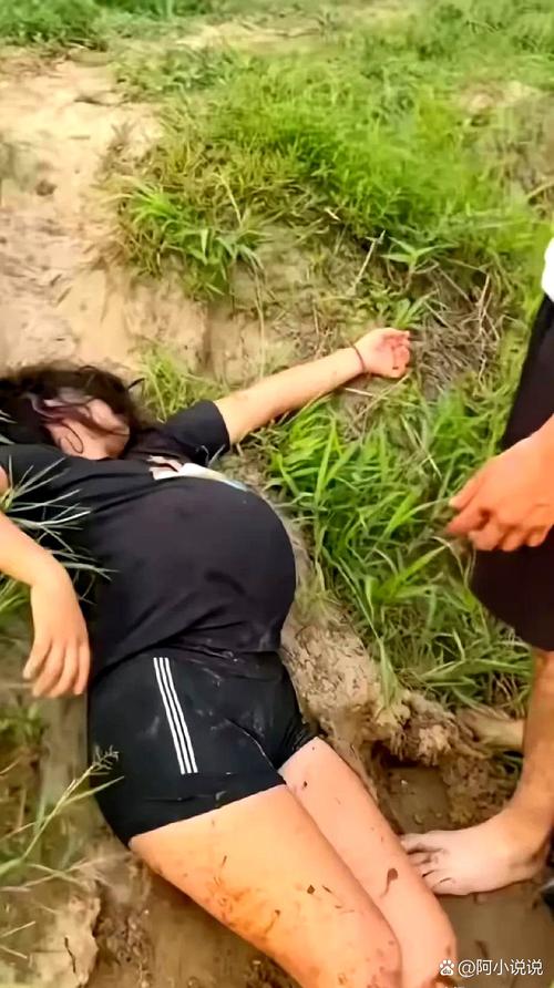 女子体验沙滩车侧翻18根肋骨断裂