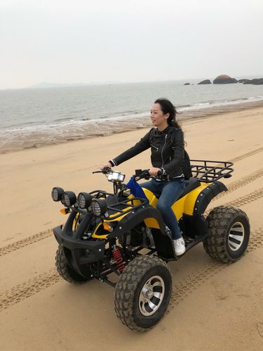 女子体验沙滩车侧翻18根肋骨断裂