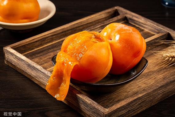 女子连吃好几个柿子致肠梗阻