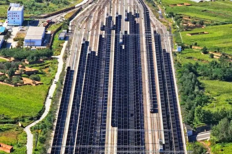 超长火车震撼再现!到底有多少节车厢