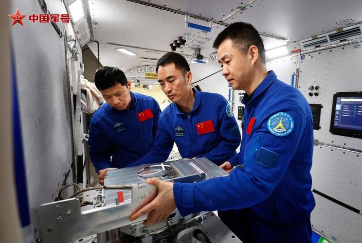 神二十一乘组地面训练曝光