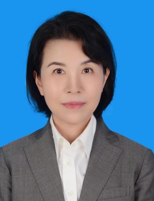 “75后”冯海燕拟升正厅