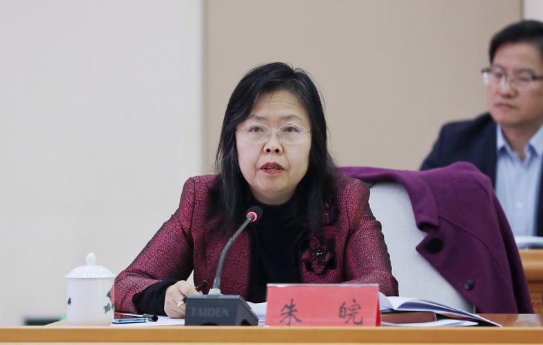 “75后”冯海燕拟升正厅