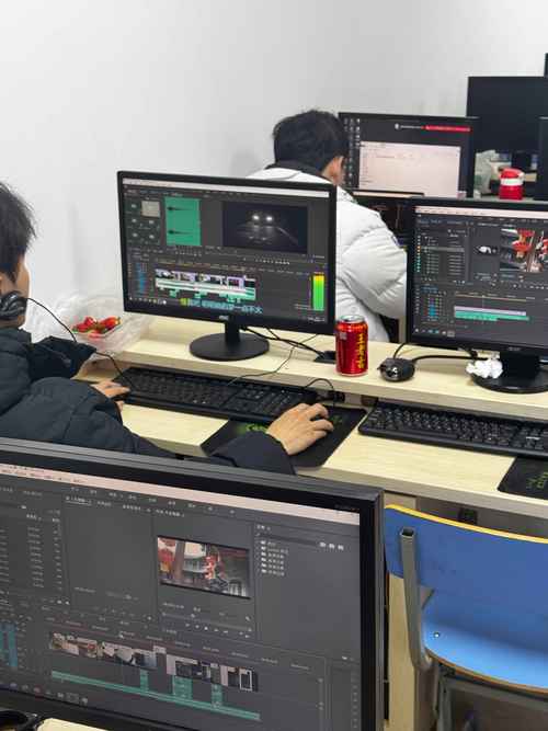 四十个人的短视频怎么制作