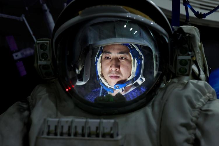 航天员武飞:儿时在村里喜欢看星空