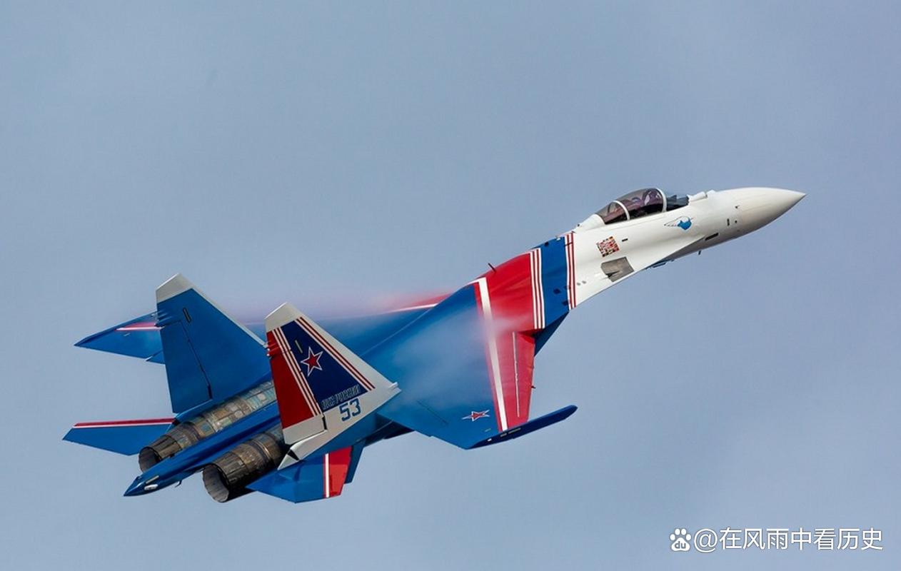 俄勇士飞行表演队炫特技“落叶飘”