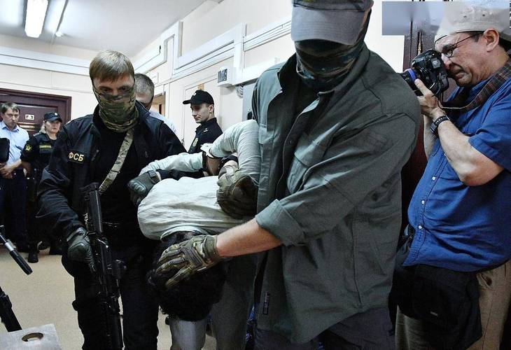 俄罗斯将驱逐2700名违法外国人