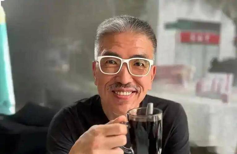 62岁著名音乐人屠颖突发意外离世