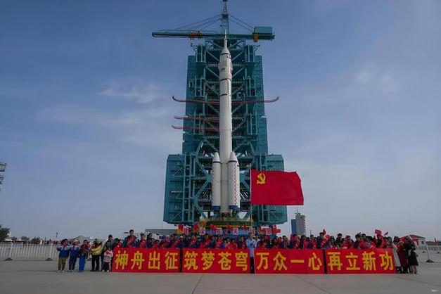 中国人了不起!昨天上太空今天去南极