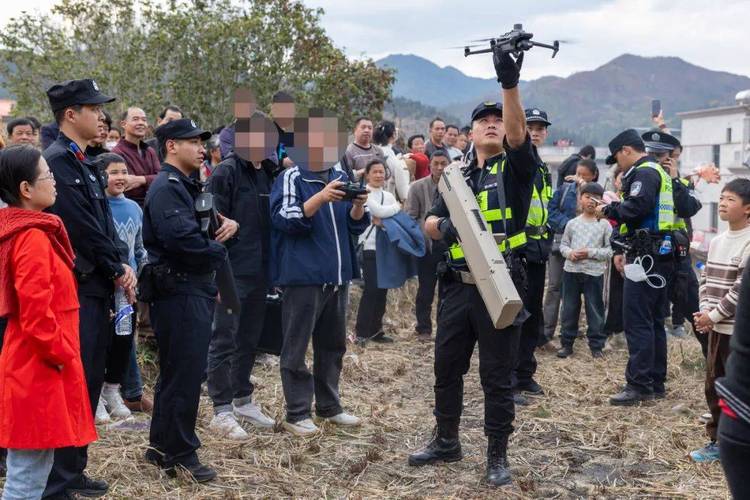 无人机低飞观鸟撞死大雁 民警回应
