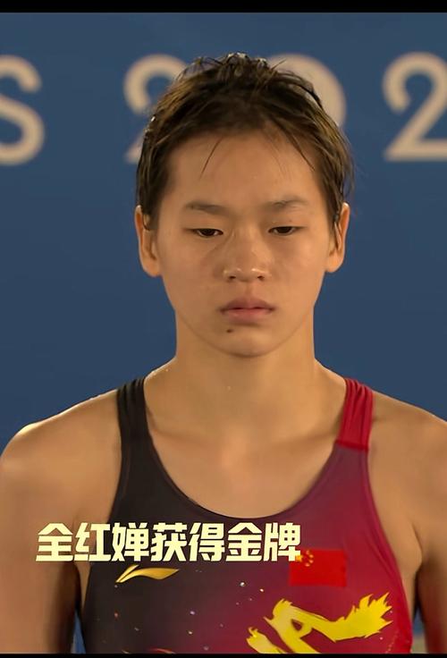 全红婵左手缠满胶布