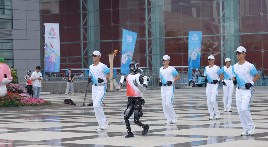 机器人当上火炬手了