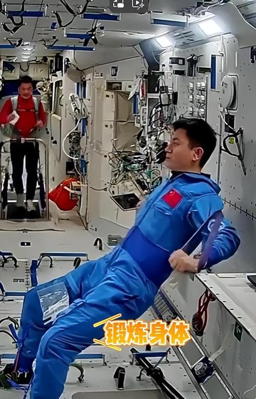 中国航天员在太空烤鸡翅