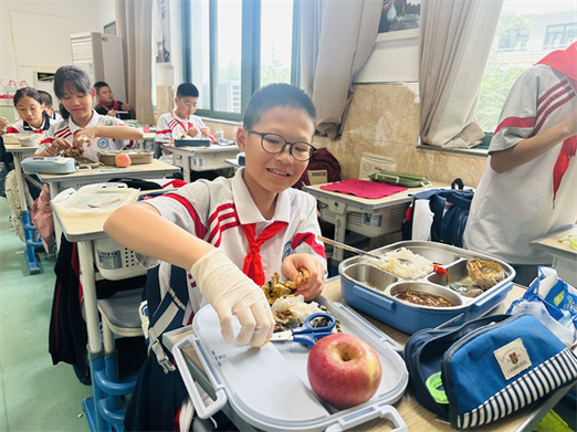 浙大食堂8.8元一只螃蟹引热议