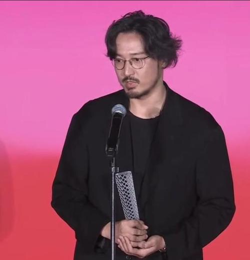 王传君获东京影帝全程不笑被导演cue