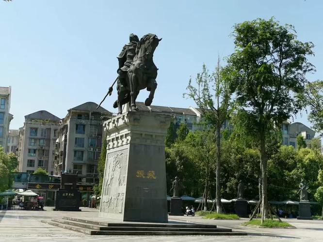 滕王阁一入口石墩密集轮椅无法进出