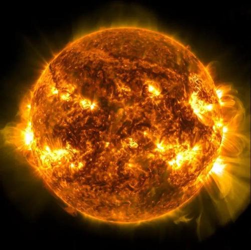 太阳连续两次爆发耀斑 或出现极光