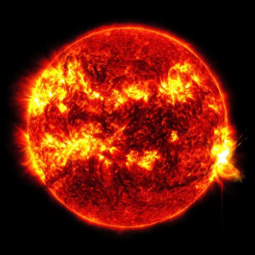 太阳连续两次爆发耀斑 或出现极光