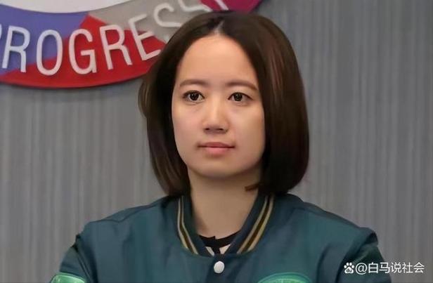 郑丽文祭拜吴石将军 鞠躬献花