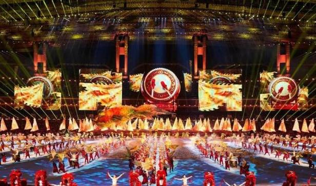 全运会开幕式观众热情欢呼声浪滔天