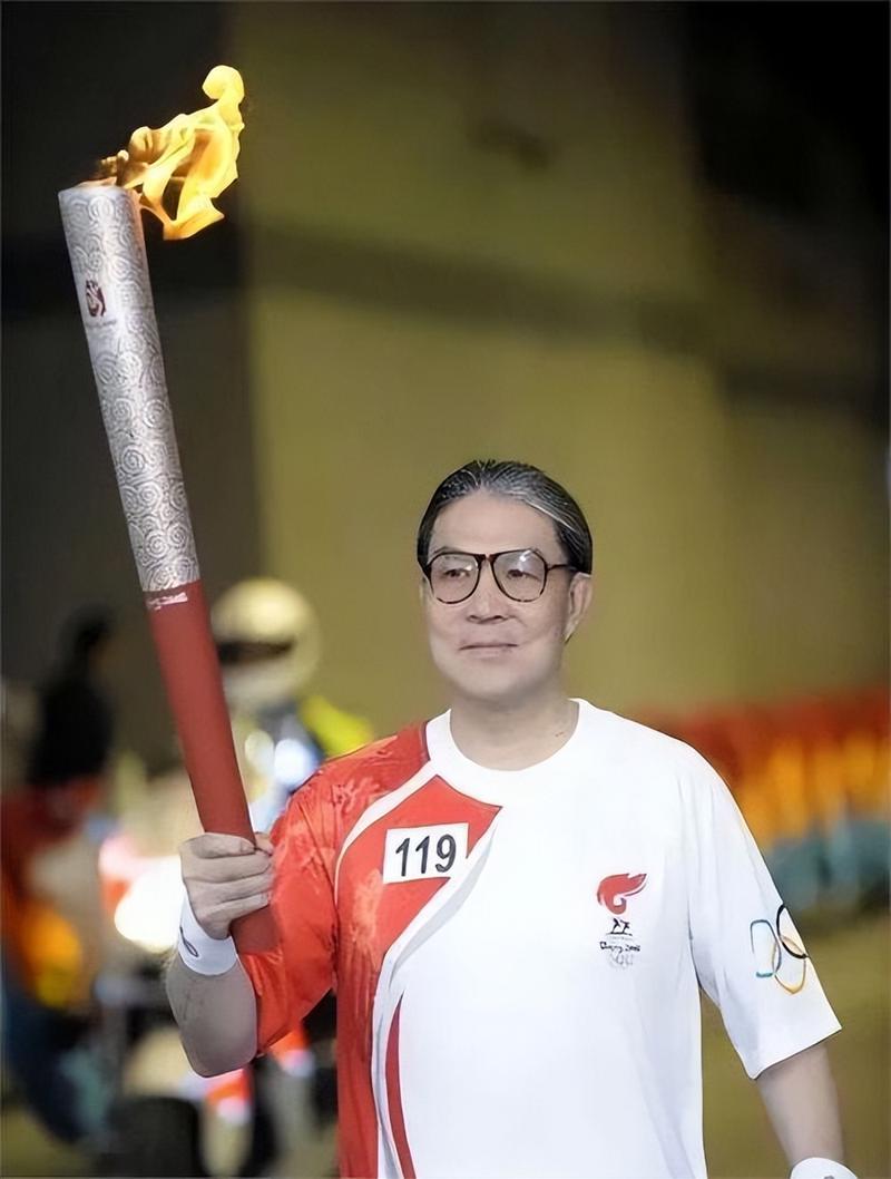 霍震霆：受邀来看十五运开幕式很感激