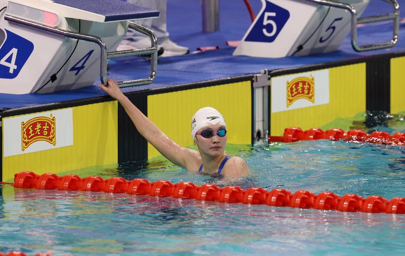 李冰洁夺得女子400米自由泳金牌