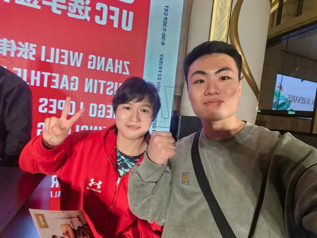 李景亮赴纽约助阵张伟丽