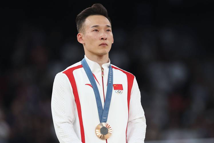 肖若腾获十五运会体操男子全能冠军