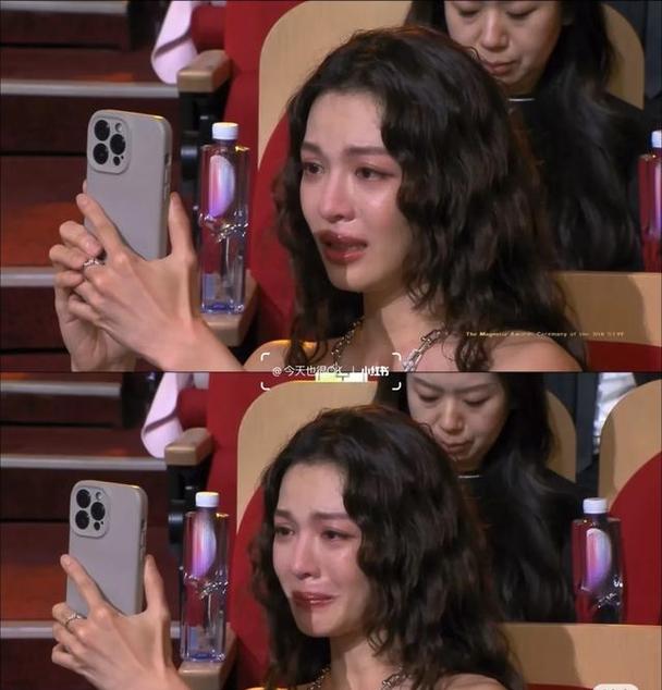 钟楚曦哭着感谢宋佳
