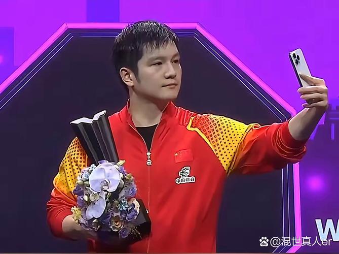 王楚钦打趣式恭喜樊振东夺冠