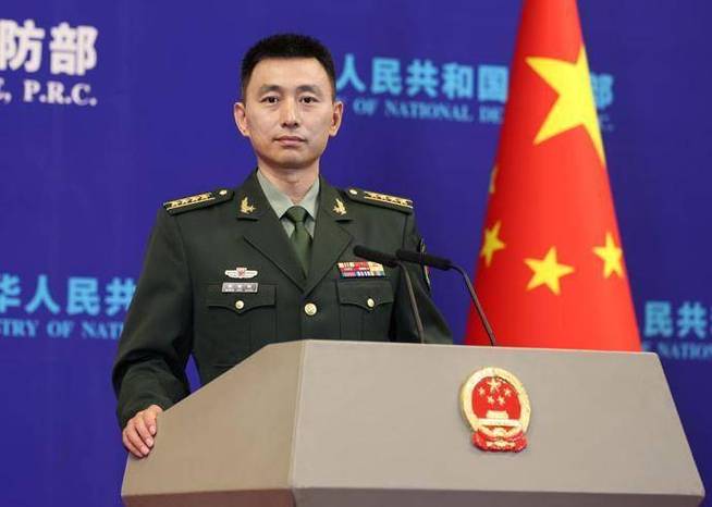 中国军号发布视频：导弹起竖
