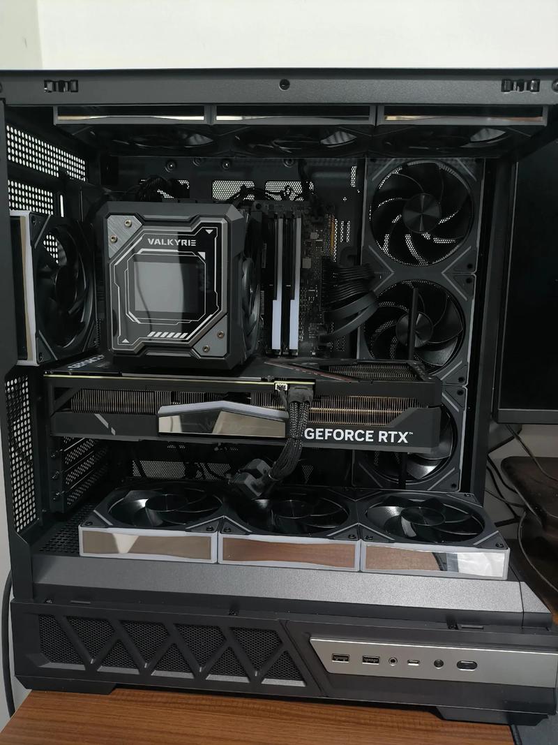 电脑组装成功如何烤机